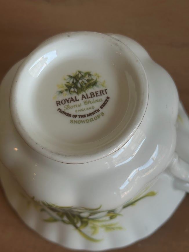 January Royal Albert Tea Cup & Saucer - Image 5