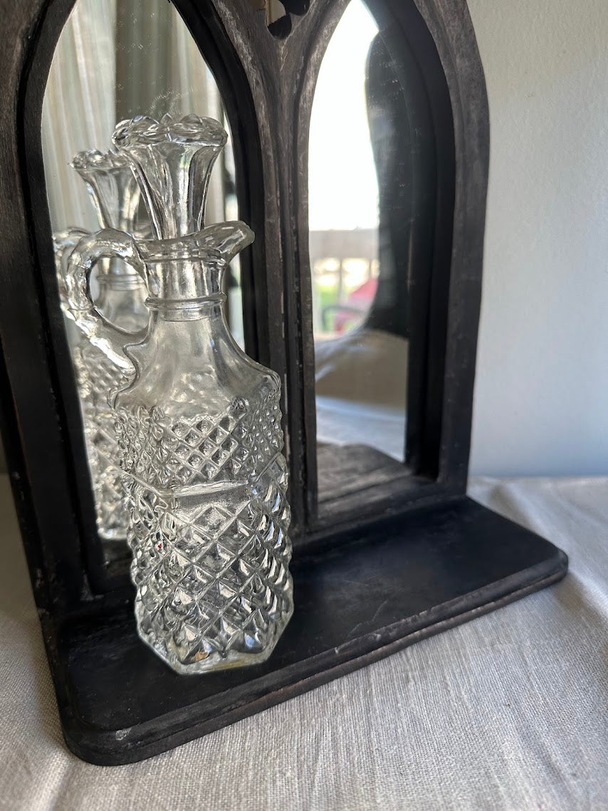 vintage Anchor Hocking Wexford clear pressed glass cruet with a matching stopper - Image 2